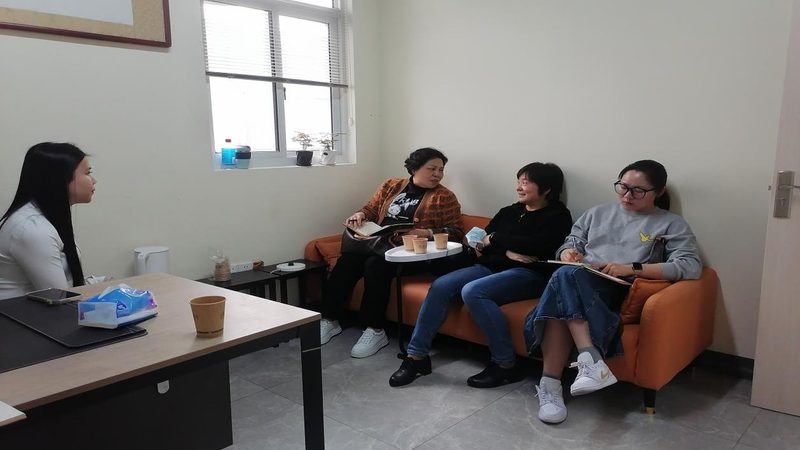 在选择学校时，您可以关注以下几点：