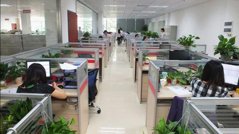 制造业企业如何选择合适的培训平台？**